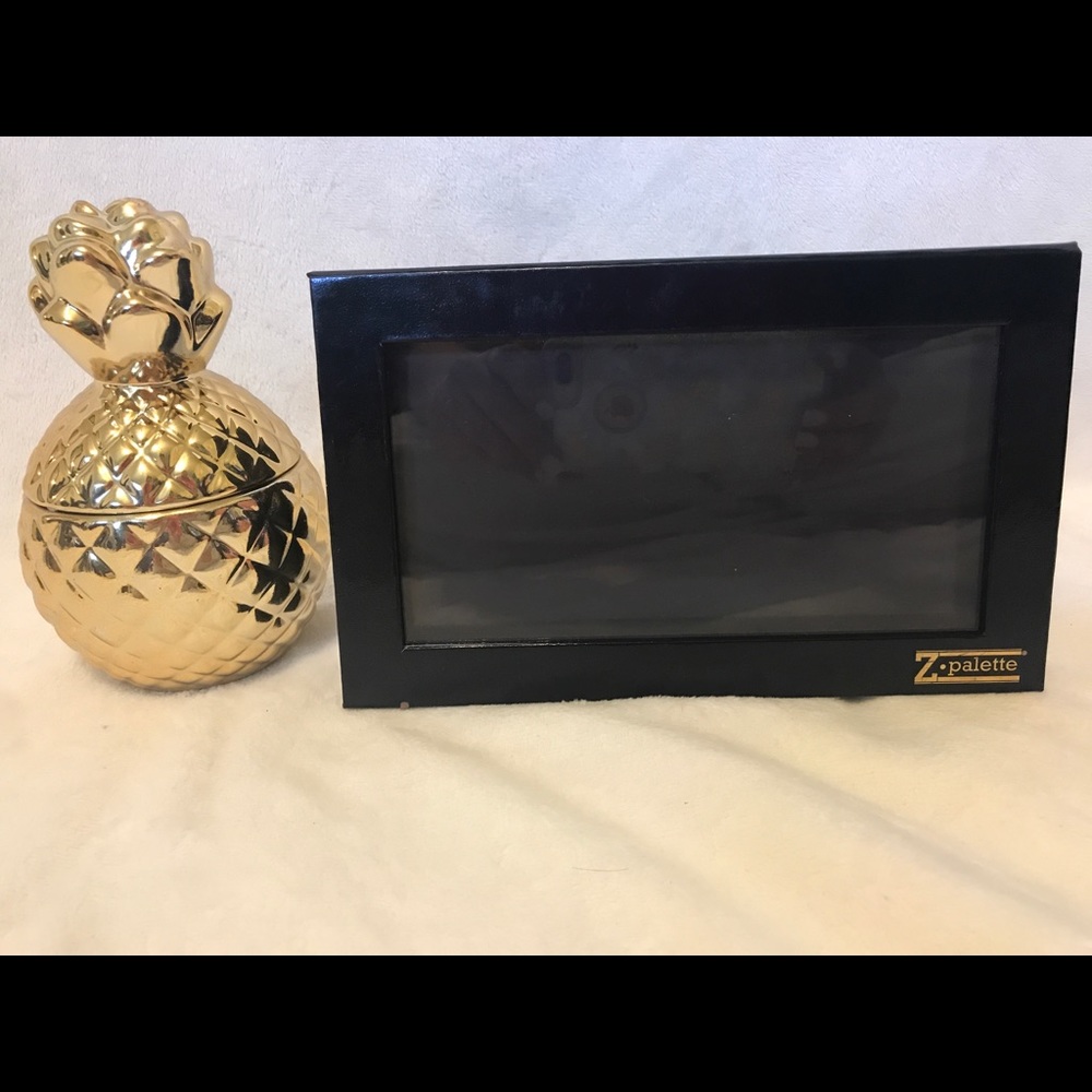 Double sided Z palette